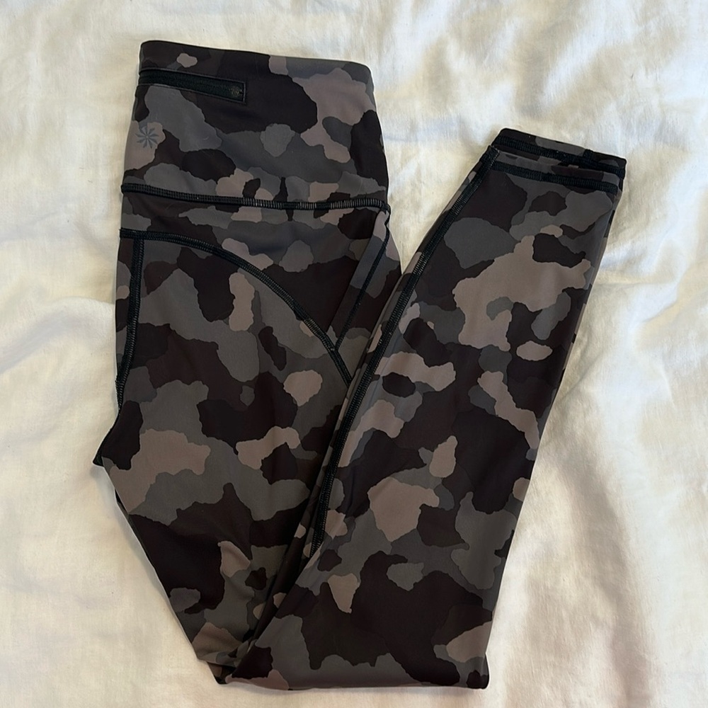 Athleta Gray Lightning Camo 7/8 Tight leggings, XS